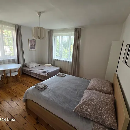 Przestronne W Domu Prywatnym Ze Wspolna Lazienka Prywatnosc I Komfort Bed & Breakfast