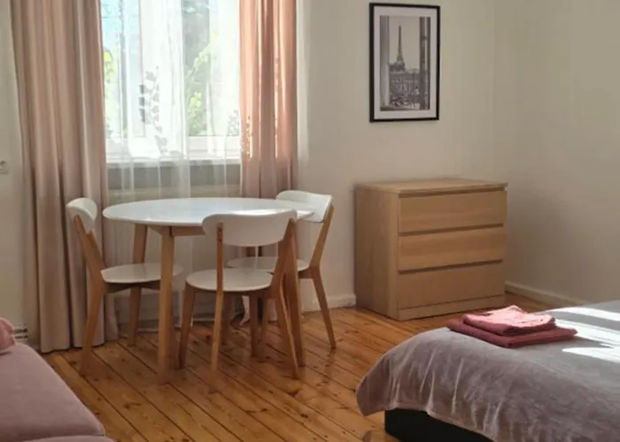 Bed & Breakfast Przestronne W Domu Prywatnym Ze Wspolna Lazienka Prywatnosc I Komfort Wrocław