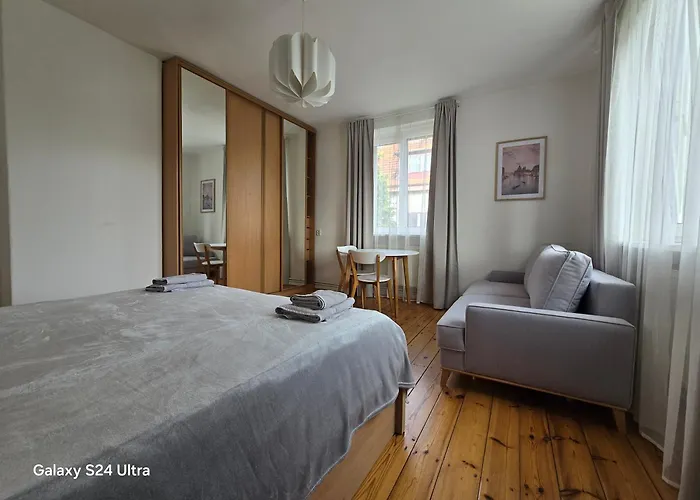 Bed & Breakfast Przestronne W Domu Prywatnym Ze Wspolna Lazienka Prywatnosc I Komfort Wrocław