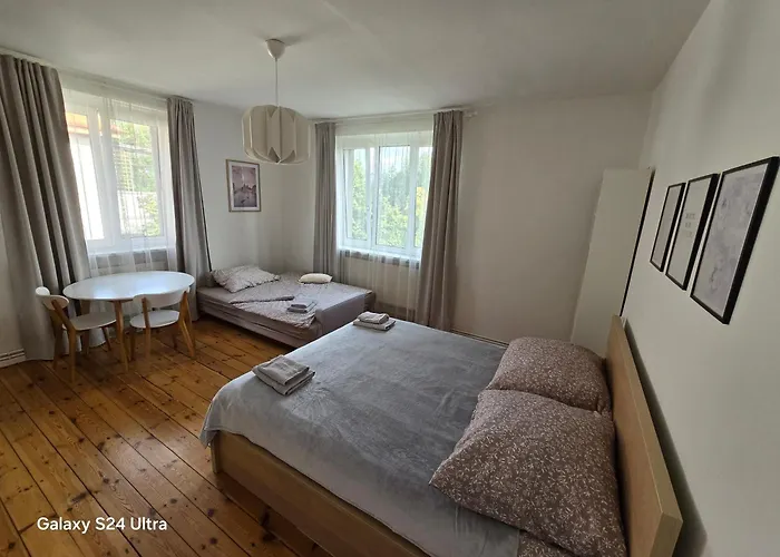 Przestronne W Domu Prywatnym Ze Wspolna Lazienka Prywatnosc I Komfort Bed & Breakfast