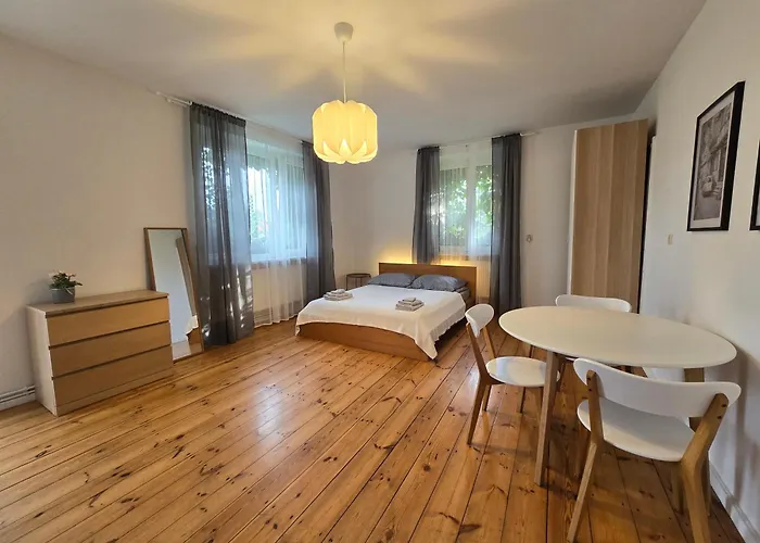 Bed & Breakfast Przestronne W Domu Prywatnym Ze Wspolna Lazienka Prywatnosc I Komfort Wrocław