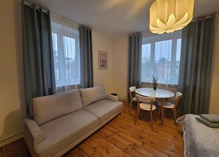 Przestronne W Domu Prywatnym Ze Wspolna Lazienka Prywatnosc I Komfort Bed & Breakfast Wrocław