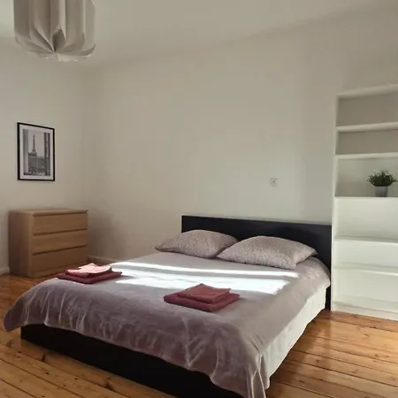 Couette-café Przestronne W Domu Prywatnym Ze Wspolna Lazienka Prywatnosc I Komfort Wrocław